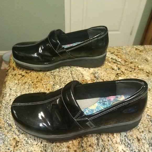 Grey's Anatomy Womens Size 10.5M Patent Black Non Slip Nursing Clogs by Softwalk - Picture 4 of 12